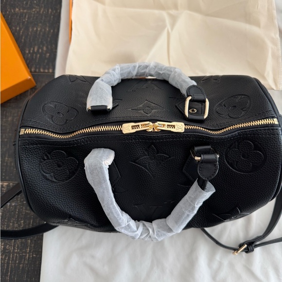 Black Embossed Leather Bag - Picture 4 of 9